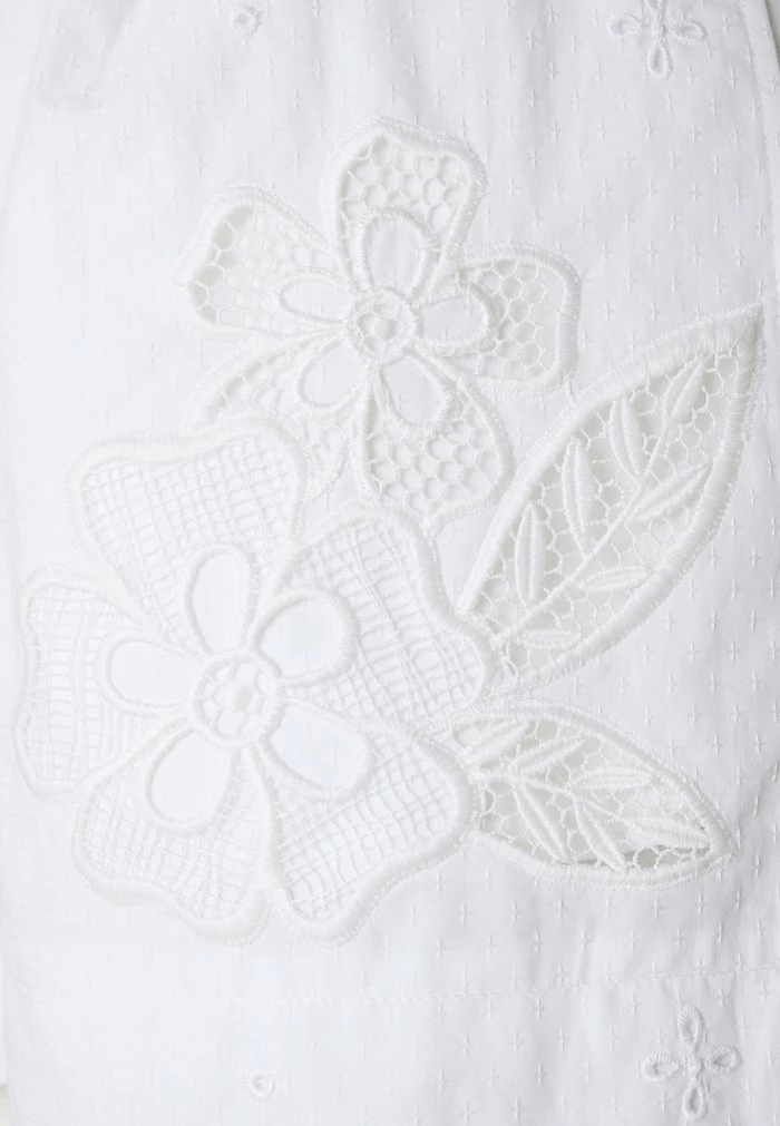 Coach BRODERIE ANGLAISE - Shorts - Offwhite 3 Coach BRODERIE ANGLAISE - Shorts - Offwhite - Image 3