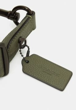 Coach GOTHAM PACK SIGNATURE PEBBLE UNISEX - Across Body Bag - Army Green/key Lime 8 Coach GOTHAM PACK SIGNATURE PEBBLE UNISEX - Across Body Bag - Army Green/key Lime -Coach Shop 0e847a26dc5641bc8003b201cfcae9d4