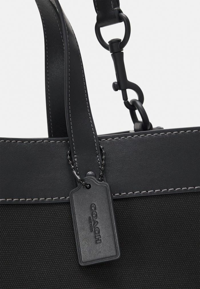 Coach FIELD TOTE WITH BADGE UNISEX - Tote Bag - Black 4 Coach FIELD TOTE WITH BADGE UNISEX - Tote Bag - Black - Image 4