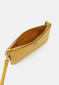 Coach POLISHED SMALL WRISTLET - Clutch - Buttercup 7 Coach POLISHED SMALL WRISTLET - Clutch - Buttercup -Coach Shop 16a61759e2e74a3ea98c6c810bbbf771