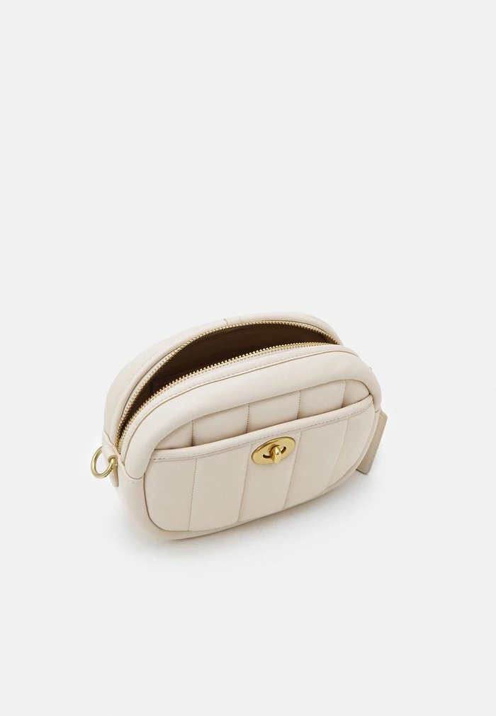 Coach QUILTED CAMERA BAG - Across Body Bag - Chalk 3 Coach QUILTED CAMERA BAG - Across Body Bag - Chalk - Image 3