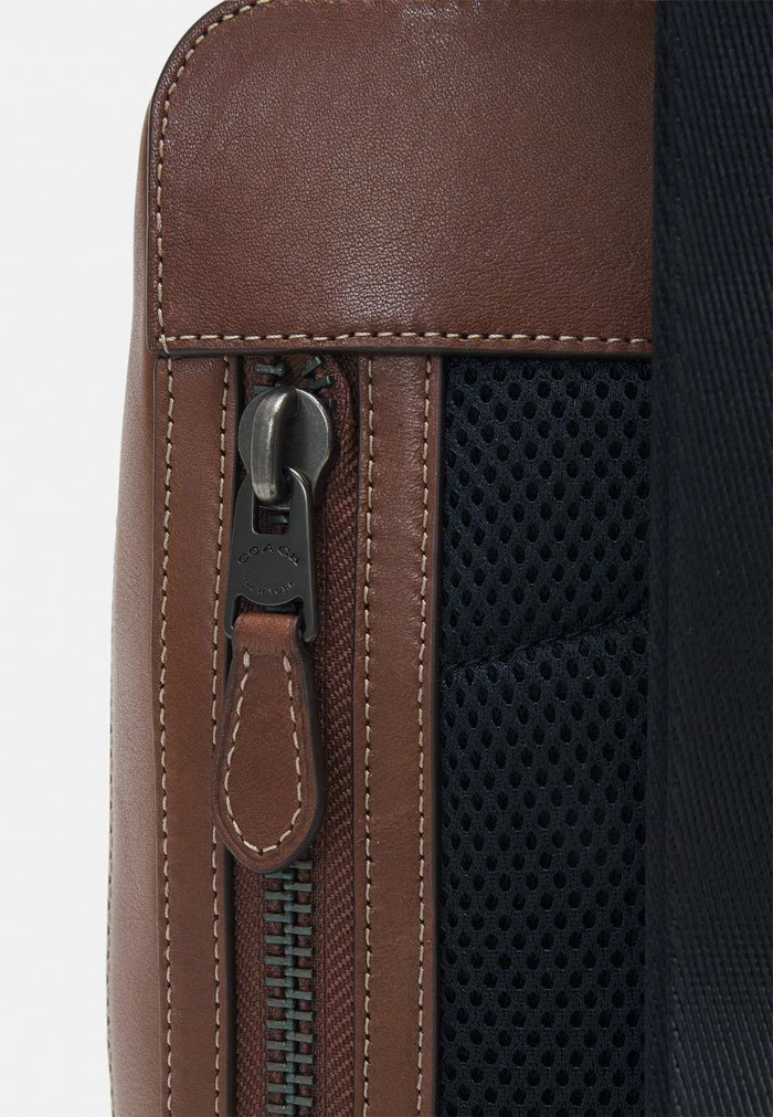 Coach GOTHAM PACK IN UNISEX - Across Body Bag - Dark Saddle 5 Coach GOTHAM PACK IN UNISEX - Across Body Bag - Dark Saddle - Image 5