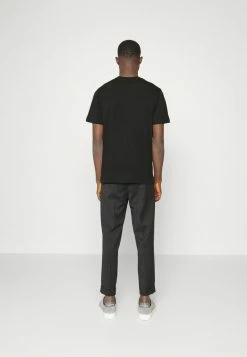 Coach EVERGREEN HORSE AND CARRIAGE - Print T-shirt - Black 8 Coach EVERGREEN HORSE AND CARRIAGE - Print T-shirt - Black -Coach Shop 3b3a3a64ff1549a8b0a50c6bb5a631f5