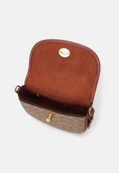 Coach SIGNATURE WILLOW SADDLE - Across Body Bag - Tan Rust 7 Coach SIGNATURE WILLOW SADDLE - Across Body Bag - Tan Rust -Coach Shop 3d565840dccc4254af3722742d03cb38