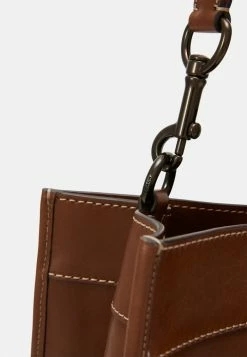 Coach FIELD TOTE IN SPORT CALF WITH BADGE - Tote Bag - Dark Saddle 9 Coach FIELD TOTE IN SPORT CALF WITH BADGE - Tote Bag - Dark Saddle -Coach Shop 45c59662e2f440049bde6ae215363893