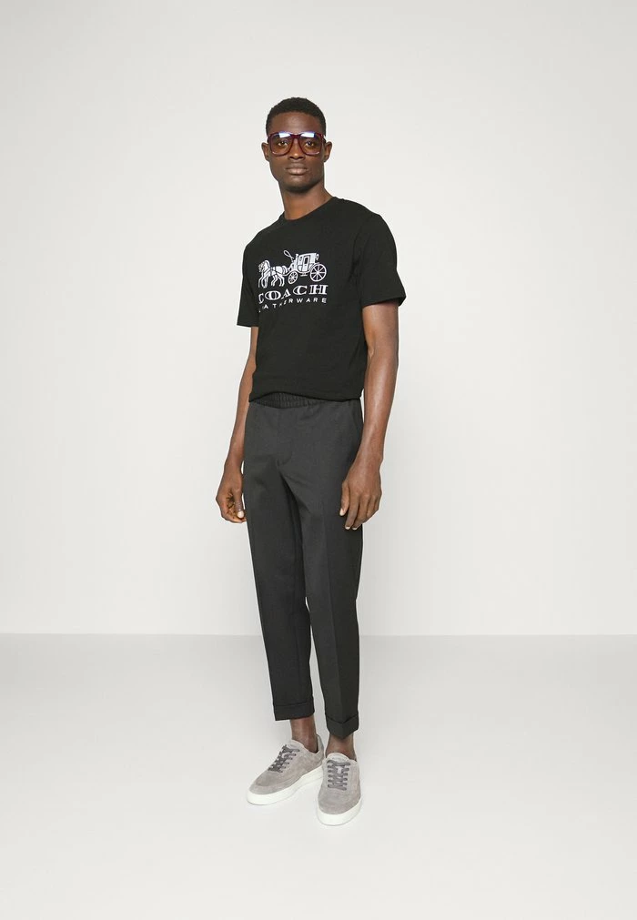 Coach EVERGREEN HORSE AND CARRIAGE - Print T-shirt - Black 2 Coach EVERGREEN HORSE AND CARRIAGE - Print T-shirt - Black - Image 2