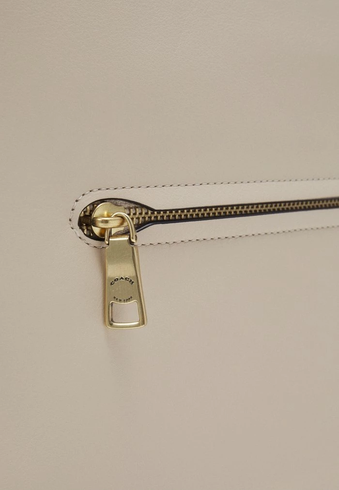 Coach SOFT TABBY - Handbag - Ivory 4 Coach SOFT TABBY - Handbag - Ivory - Image 4