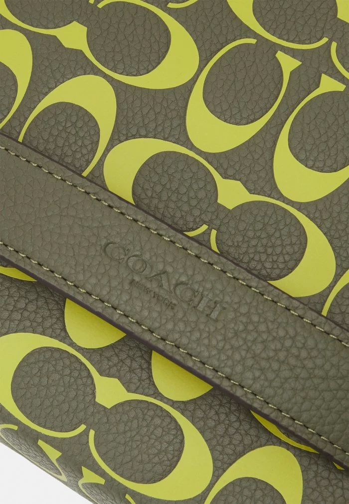 Coach CHARTER CROSSBODY WITH HYBRID IN PRINTED SIGNATURE SET UNISEX - Across Body Bag - Army Green/key Lime 6 Coach CHARTER CROSSBODY WITH HYBRID IN PRINTED SIGNATURE SET UNISEX - Across Body Bag - Army Green/key Lime - Image 6