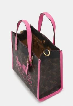 Coach HORSE AND CARRIAGE WITH BADGE COATED FIELD TOTE - Tote Bag - Truffle Petunia 6 Coach HORSE AND CARRIAGE WITH BADGE COATED FIELD TOTE - Tote Bag - Truffle Petunia -Coach Shop 74bd9e5b1a4e45abbb8ed05735e62bb1