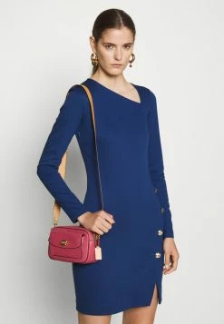 Coach WILLOW CAMERA ADJUSTABLE CROSSBODY - Across Body Bag - Rouge Multi