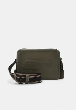 Coach CHARTER CROSSBODY IN SPORT CALF WITH BADGE UNISEX - Across Body Bag - Army Green
