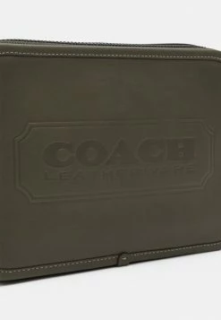 Coach CHARTER CROSSBODY IN SPORT CALF WITH BADGE UNISEX - Across Body Bag - Army Green -Coach Shop 8ba15678d0a6448694c32ba3054562af