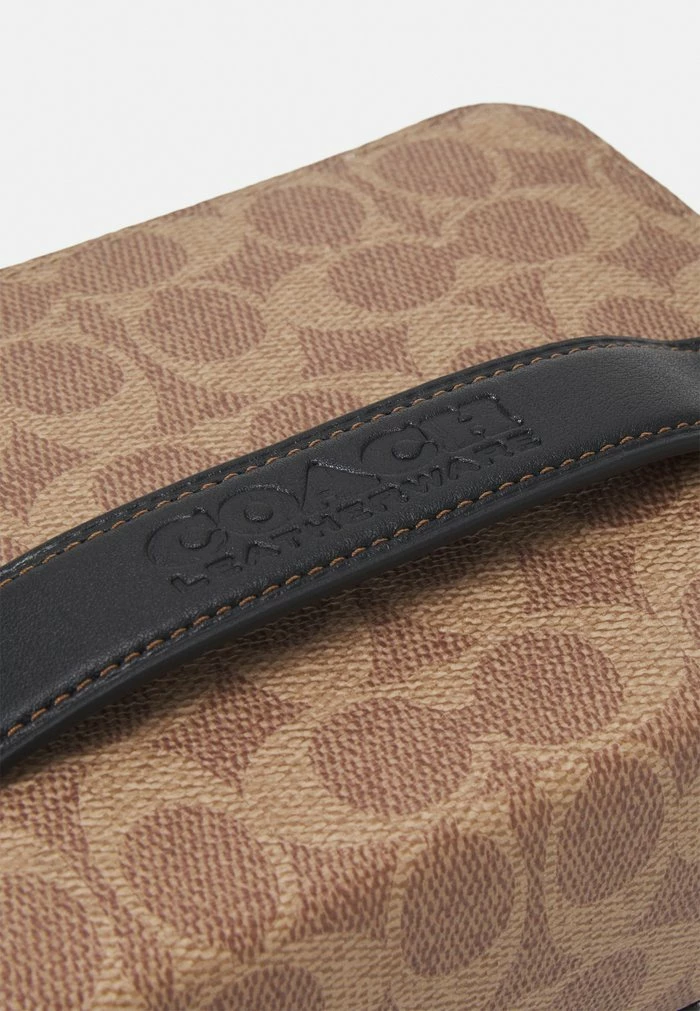 Coach CHARTER CROSSBODY IN SIGNATURE - Across Body Bag - Tan 4 Coach CHARTER CROSSBODY IN SIGNATURE - Across Body Bag - Tan - Image 4