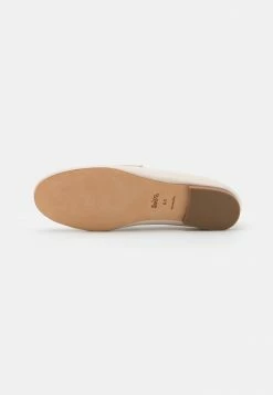 Coach HANNA LOAFER - Slip-ons - Chalk -Coach Shop 9d95c6beeab547b48613f82e17cae86f