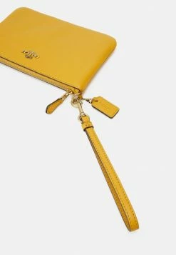 Coach POLISHED SMALL WRISTLET - Clutch - Buttercup 8 Coach POLISHED SMALL WRISTLET - Clutch - Buttercup -Coach Shop aba64802282240f0ab2792b3a4362432