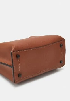 Coach SIGNATURE INTERIOR WILLOW - Tote Bag - Saddle -Coach Shop cdf1e5b4da9547d9a73ba32a266fe145