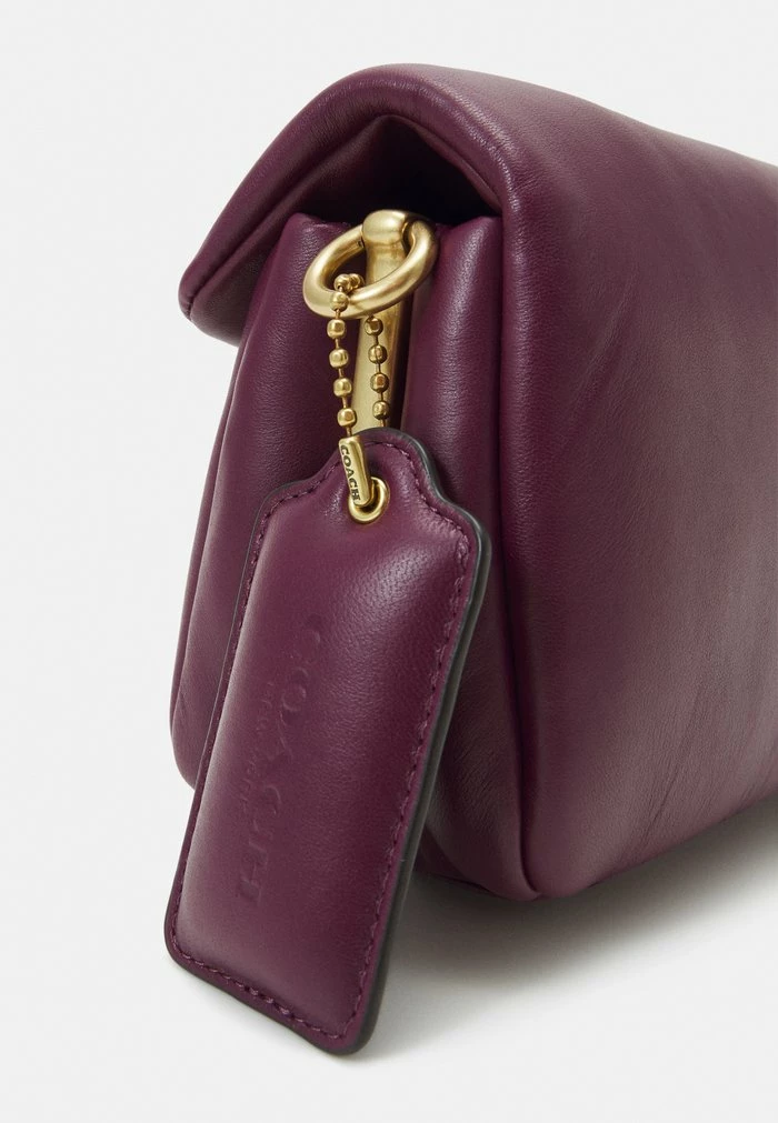 Coach COVERED CLOSURE PILLOW TABBY SHOULDER - Handbag - Deep Berry 5 Coach COVERED CLOSURE PILLOW TABBY SHOULDER - Handbag - Deep Berry - Image 5