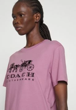 Coach EVERGREEN HORSE AND CARRIAGE TEE - Basic T-shirt - Violet Orchid 9 Coach EVERGREEN HORSE AND CARRIAGE TEE - Basic T-shirt - Violet Orchid -Coach Shop cfbfb90299e4479ca0ea324ef38dd668