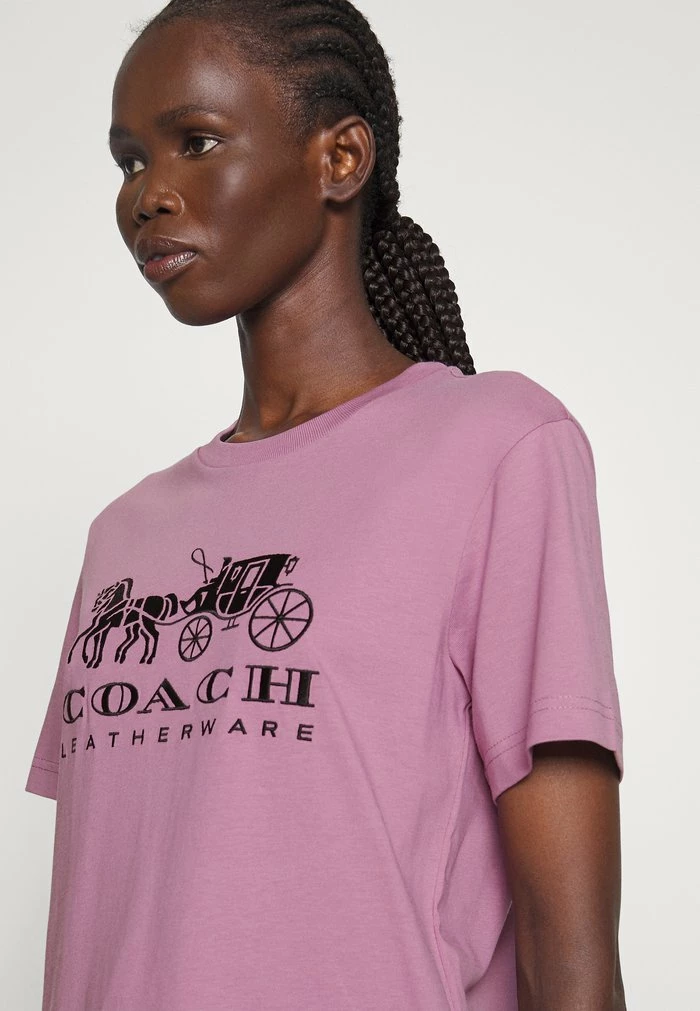 Coach EVERGREEN HORSE AND CARRIAGE TEE - Basic T-shirt - Violet Orchid 5 Coach EVERGREEN HORSE AND CARRIAGE TEE - Basic T-shirt - Violet Orchid - Image 5