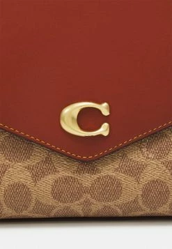 Coach COLORBLOCK SIGNATURE WRISTLET - Clutch - Tan Rust 9 Coach COLORBLOCK SIGNATURE WRISTLET - Clutch - Tan Rust -Coach Shop e1a422c2c61043a099e5948353c67140