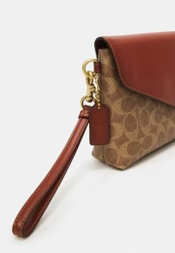Coach COLORBLOCK SIGNATURE WRISTLET - Clutch - Tan Rust 8 Coach COLORBLOCK SIGNATURE WRISTLET - Clutch - Tan Rust -Coach Shop e3688400847d46238eb736d3127faa6b