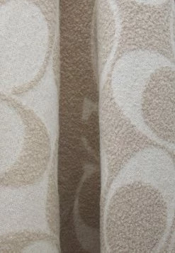 Coach REVERSIBLE MUFFLER - Foulard - Chalk Taupe 7 Coach REVERSIBLE MUFFLER - Foulard - Chalk Taupe -Coach Shop e44b9ead61a64d45ac5d88d1d974d577