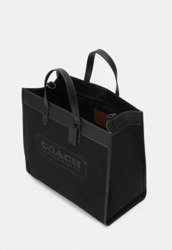 Coach FIELD TOTE WITH BADGE UNISEX - Tote Bag - Black 8 Coach FIELD TOTE WITH BADGE UNISEX - Tote Bag - Black -Coach Shop eb89365a093e411689789d8581294eab