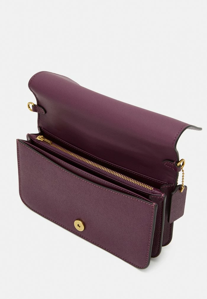 Coach CROSSGRAIN BEA CROSSBODY - Across Body Bag - Deep Berry 3 Coach CROSSGRAIN BEA CROSSBODY - Across Body Bag - Deep Berry - Image 3