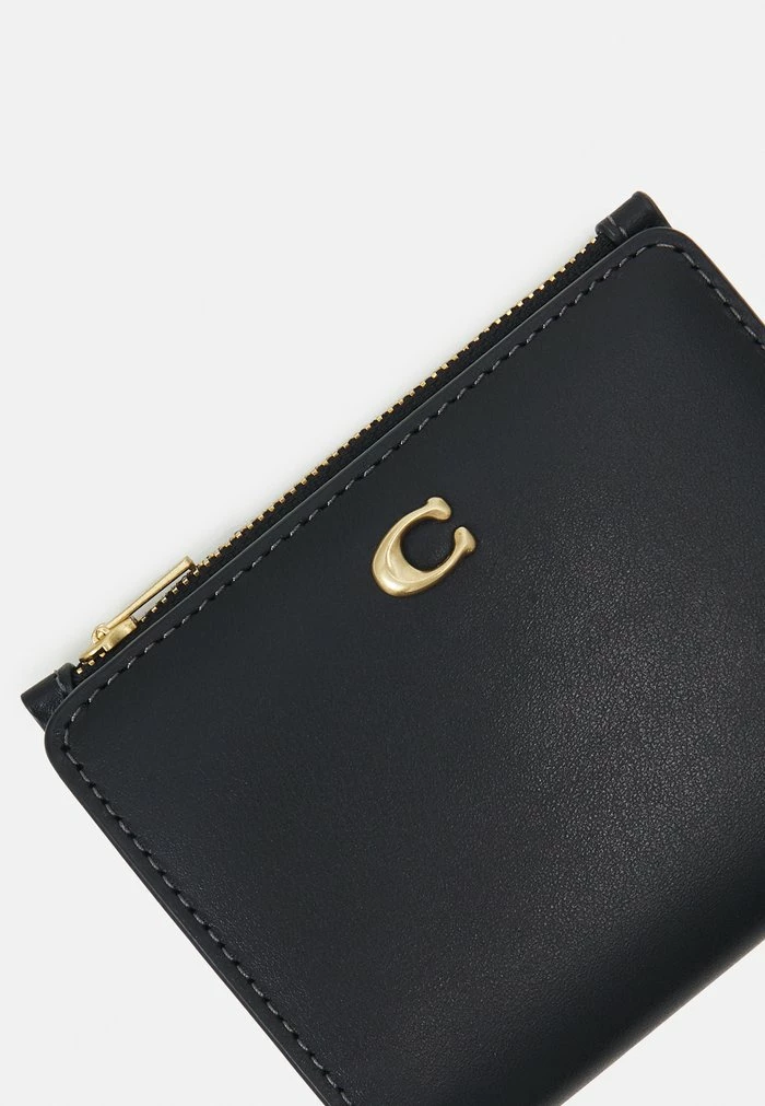 Coach REFINED BIFOLD SNAP WALLET - Wallet - Black 4 Coach REFINED BIFOLD SNAP WALLET - Wallet - Black - Image 4